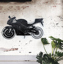 Görseli Galeri görüntüleyiciye yükleyin, Toprak Racing Motorcycle - Yarış Motoru Temalı Metal Duvar Dekoru