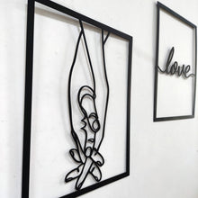Görseli Galeri görüntüleyiciye yükleyin, Love - Eller Temalı 2 Parça Metal Duvar Dekor Seti