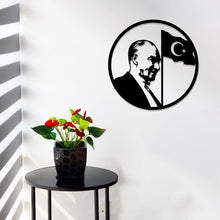 Görseli Galeri görüntüleyiciye yükleyin, Atatürk ve Bayrak Temalı Dekoratif Metal Duvar Panosu
