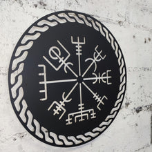 Görseli Galeri görüntüleyiciye yükleyin, Vegvisir Viking Pusulası Temalı Metal Duvar Dekoru