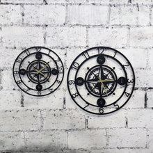 Görseli Galeri görüntüleyiciye yükleyin, Pusula Metal Duvar Saati
