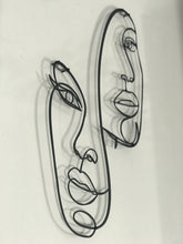 Görseli Galeri görüntüleyiciye yükleyin, DEKORATİF ÇİZGİ SURATLAR METAL TABLO